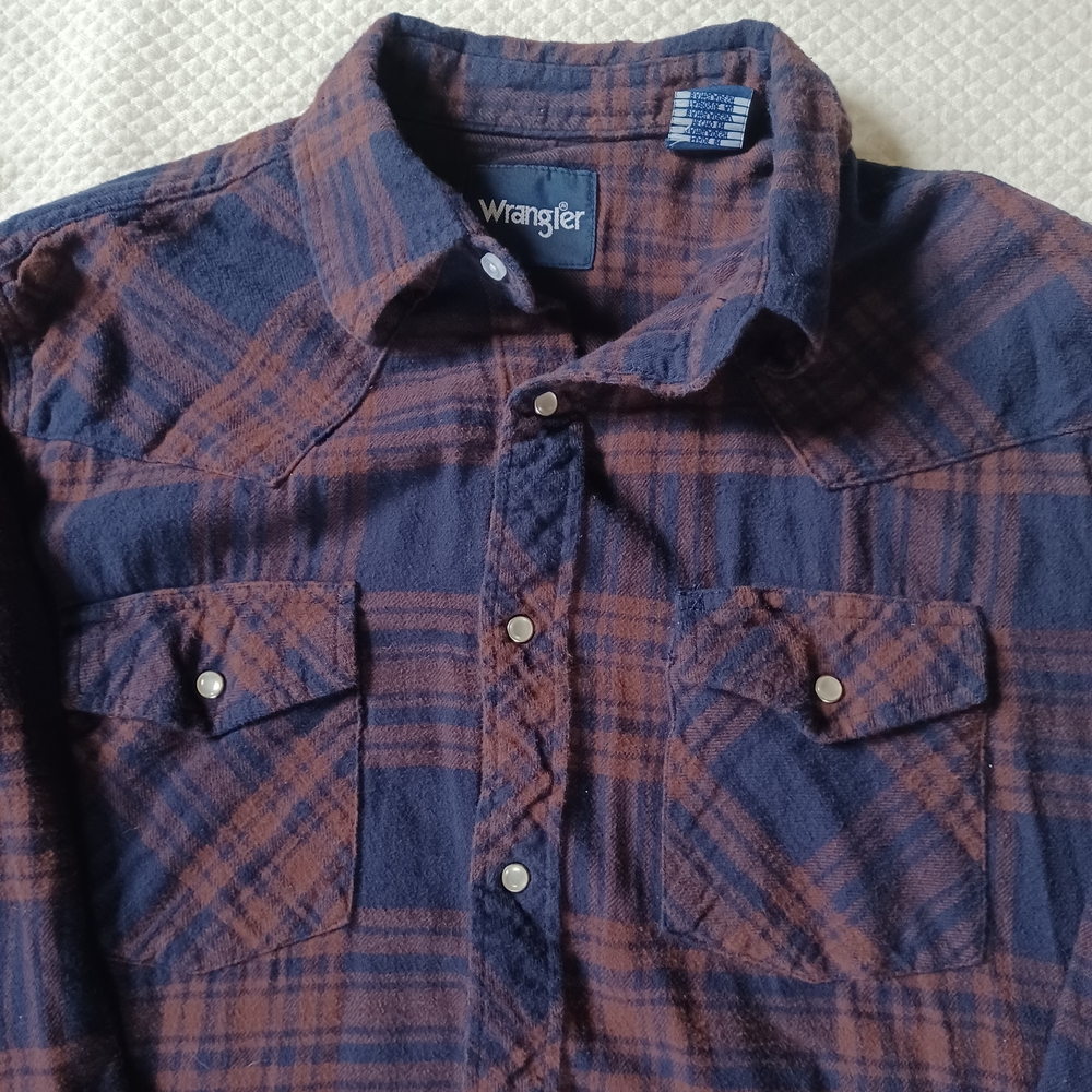 Wrangler Blue and Brown Plaid Pearl Snap Shirt Men's Size Medium